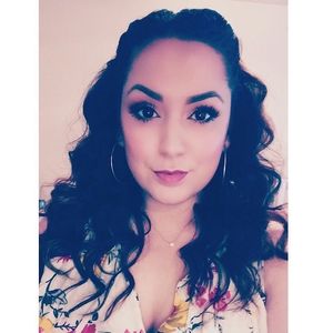 Meet your Posher, Marisa